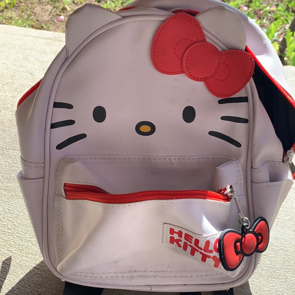 Hello Kitty backpack 🎒❤️